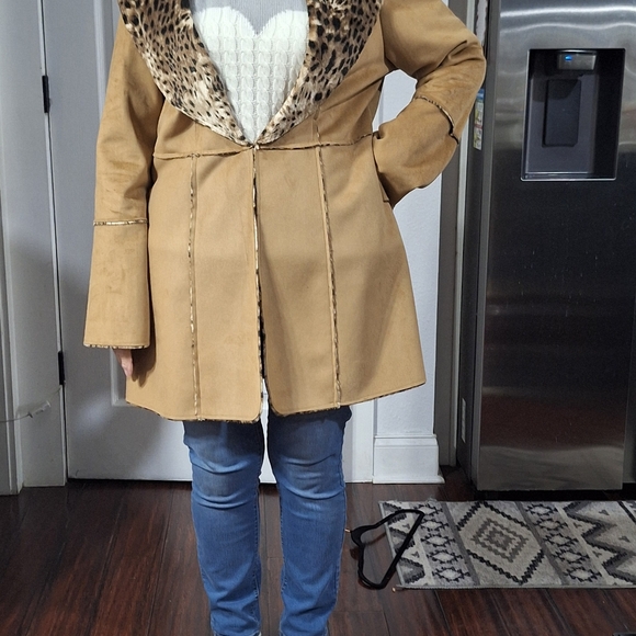 Coldwater Creek Woman’s Snow Leopard Coat Size xl, brand new tag still attached, - Picture 5 of 8